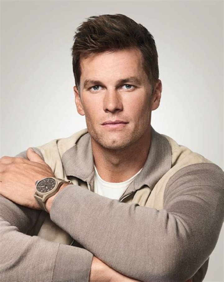 How the NFL Legend and TV Host Built His Fortune |